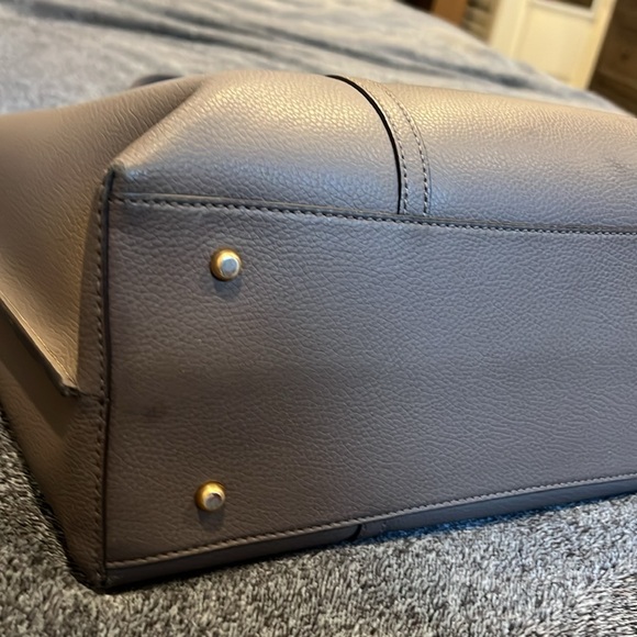 Tory Burch Perry triple compartment leather tote bag with pockets in Clamshell - Picture 5 of 10